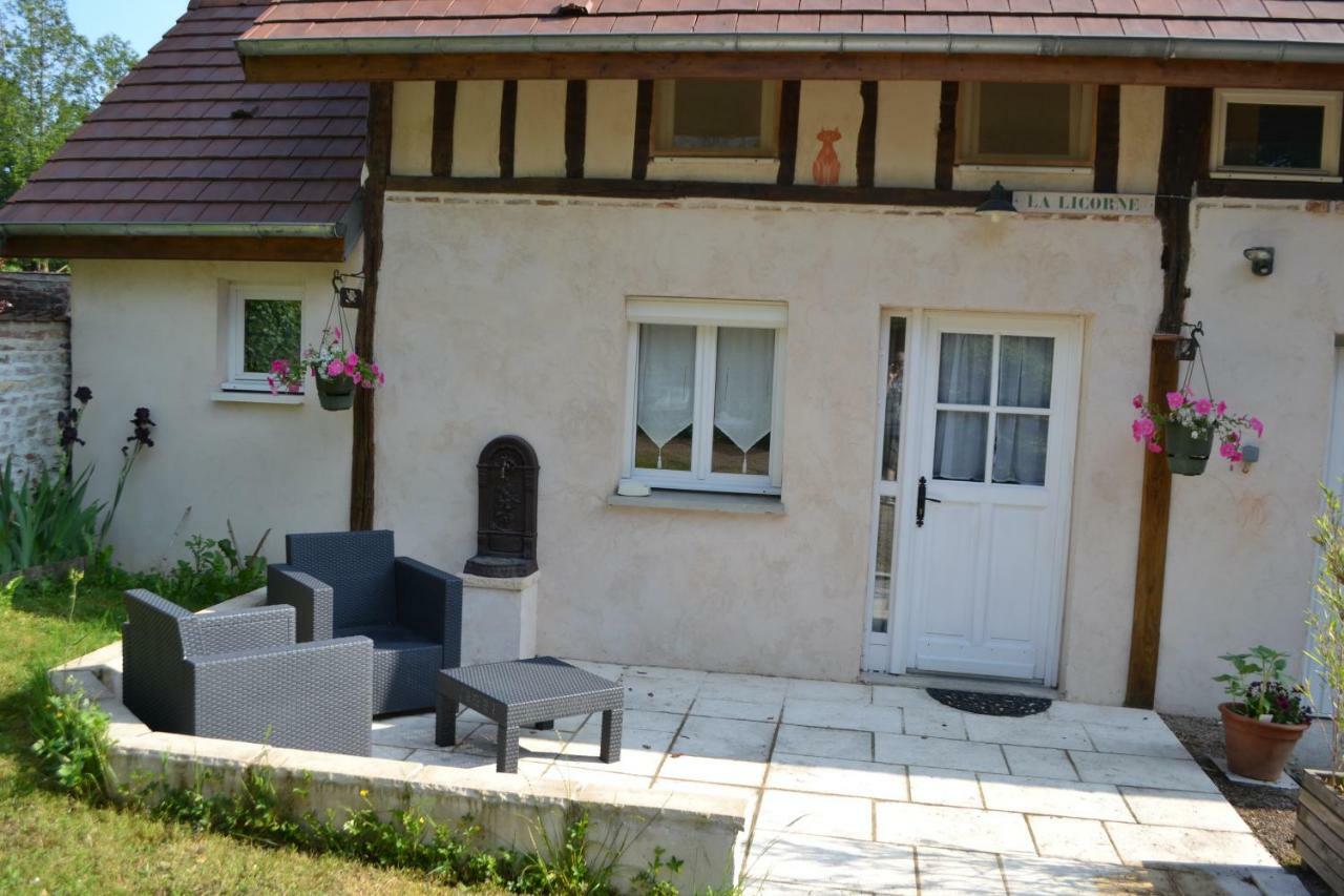 La Licorne Bed and Breakfast Lamarche-Sur-Saone Εξωτερικό φωτογραφία